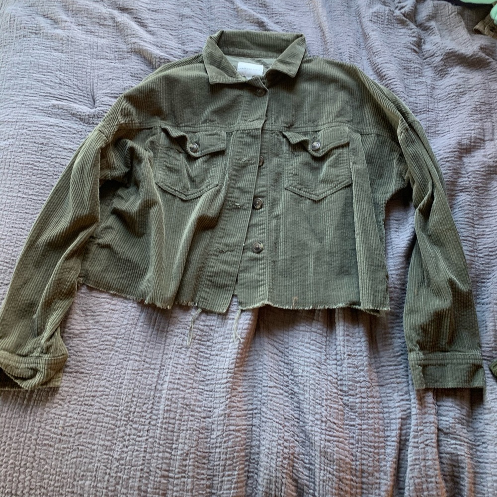 AMERICAN EAGLE cropped corduroy button up